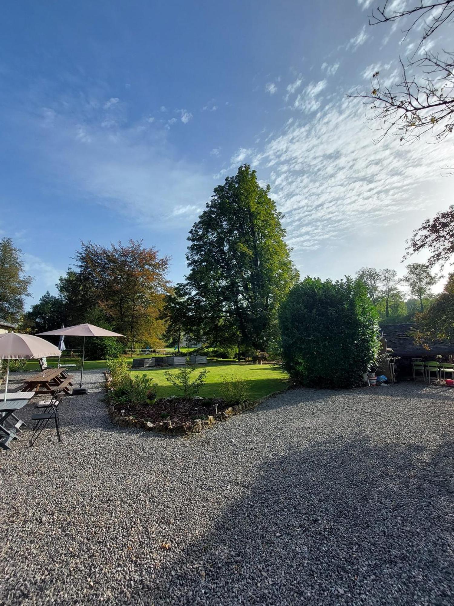 Au Doux Chardon Bed & Breakfast Durbuy Exterior photo