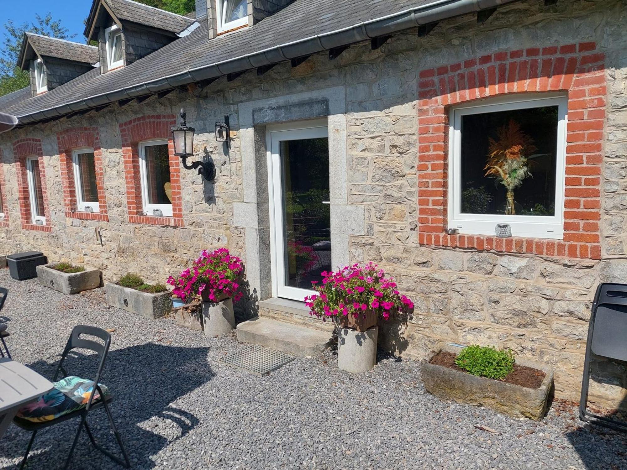 Au Doux Chardon Bed & Breakfast Durbuy Exterior photo