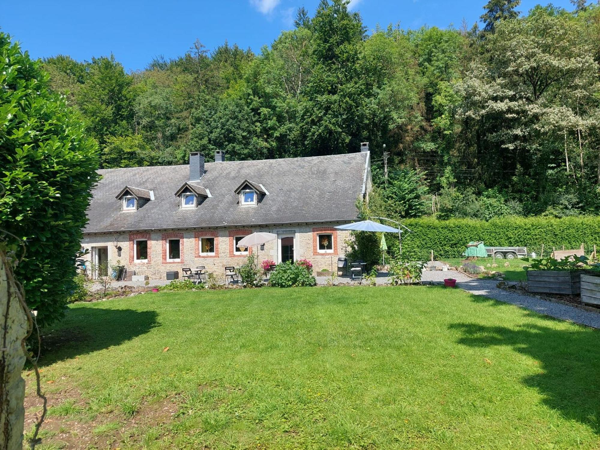 Au Doux Chardon Bed & Breakfast Durbuy Exterior photo